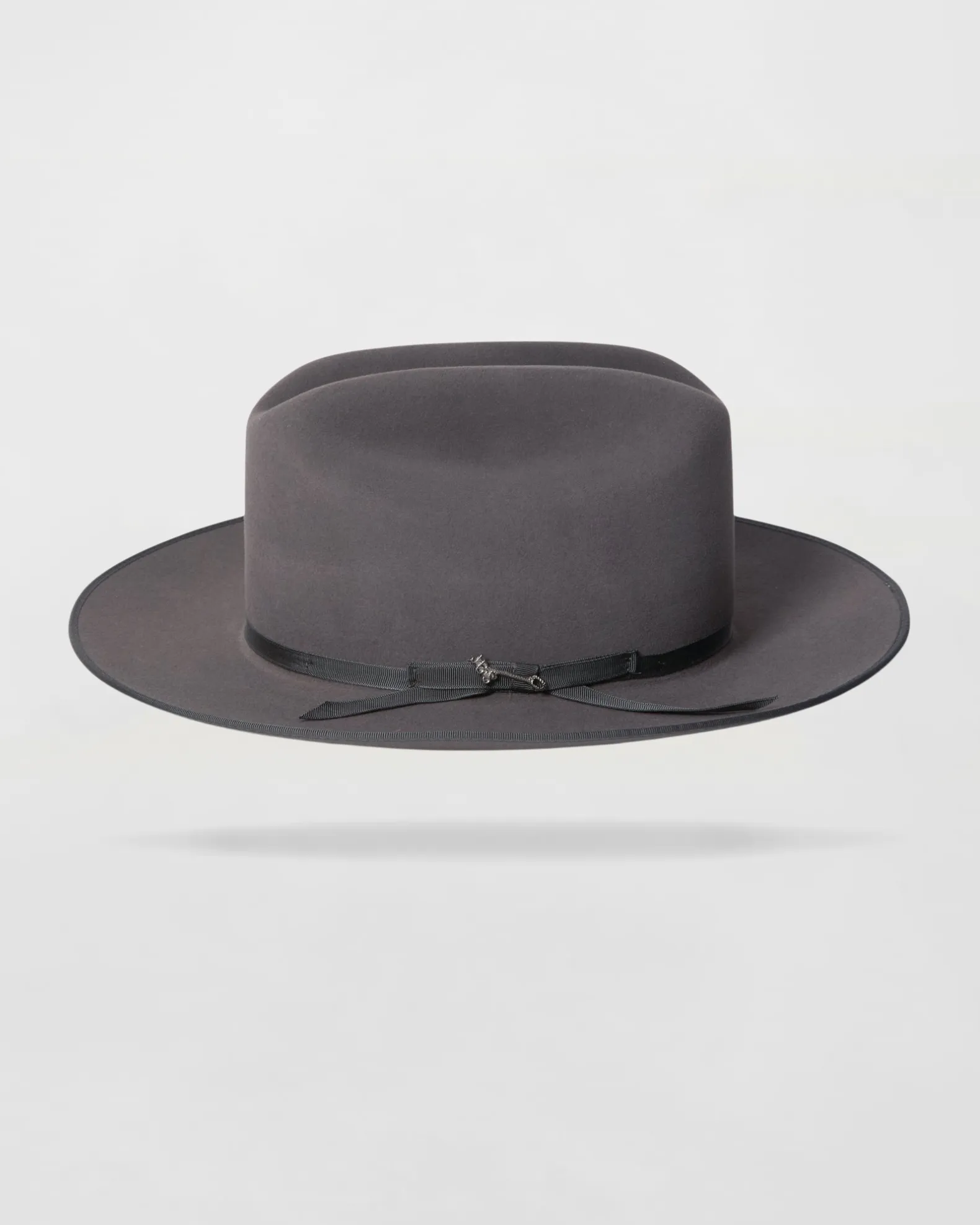 Classic Charm Felt Outdoor Hat in Black